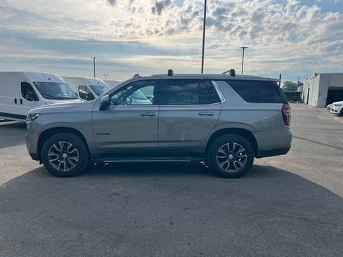 Used 2023 Chevrolet Tahoe LT w/ Luxury Package AWD/4WD image 3