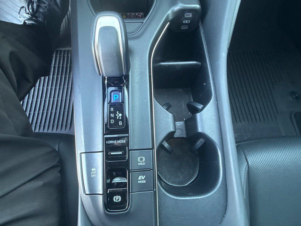 Used 2023 Toyota Crown AWD/4WD image 19