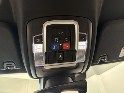 Used 2023 RAM 1500 Laramie AWD/4WD image 29