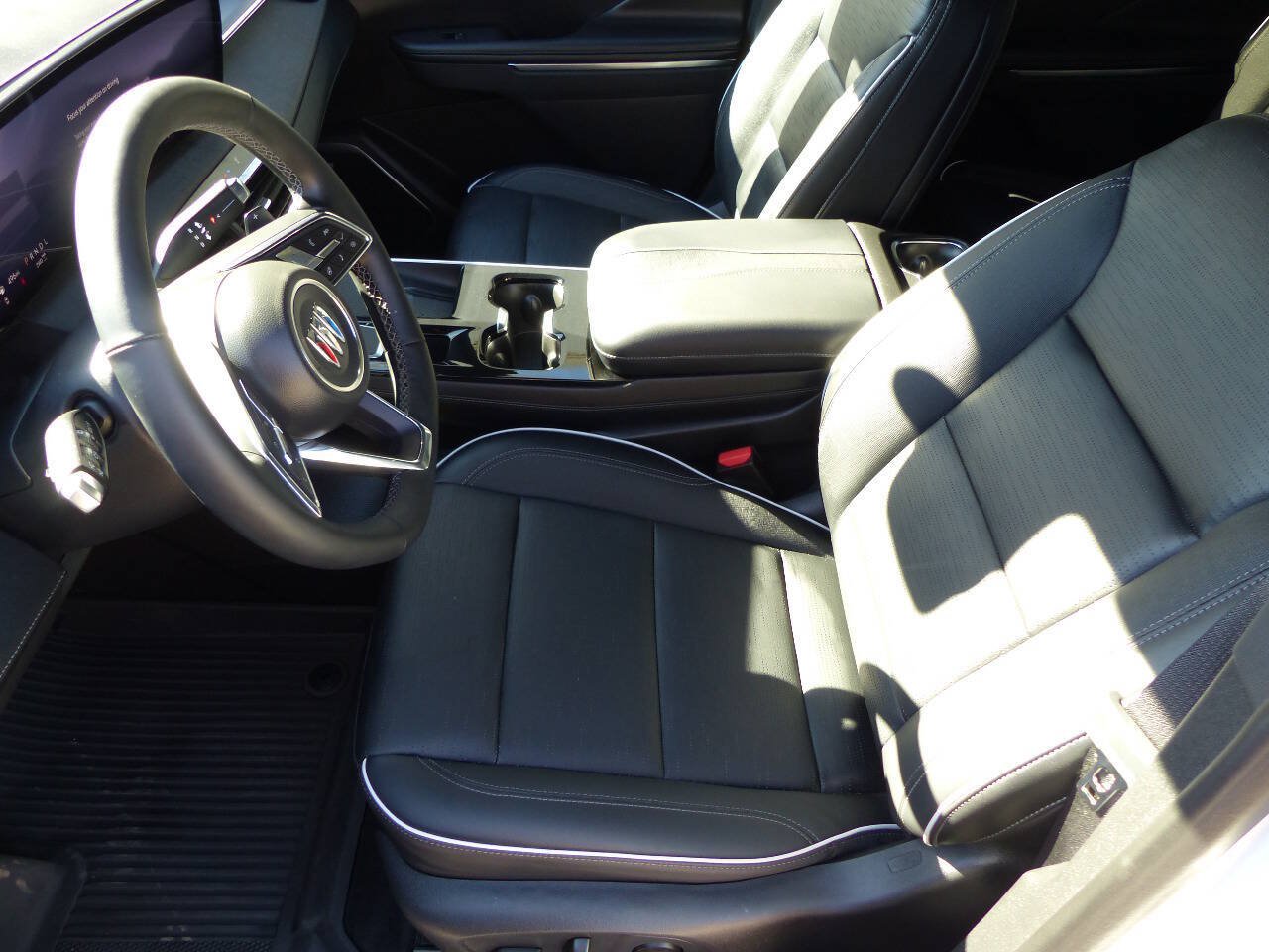 Used 2025 Buick Enclave Sport Touring AWD/4WD image 16