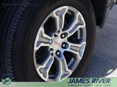 Used 2025 GMC Sierra 1500 SLT image 38