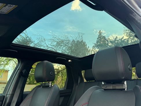 Used 2021 Land Rover Discovery Sport SE R-Dynamic image 15