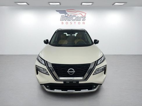 Used 2022 Nissan Rogue Platinum w/ Head-Up Display Package AWD/4WD image 2