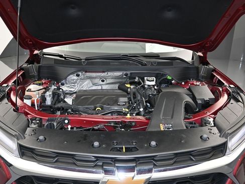 Certified 2025 Chevrolet Trax LT w/ LT Convenience Package image 27