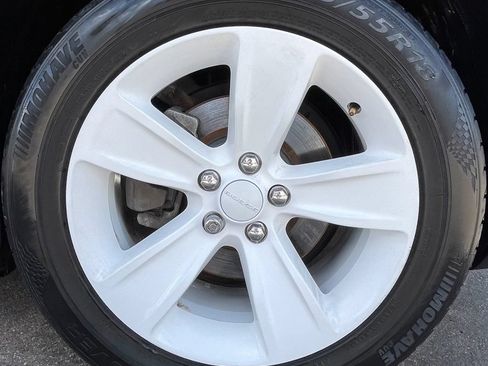 Used 2020 Dodge Challenger SXT RWD image 10