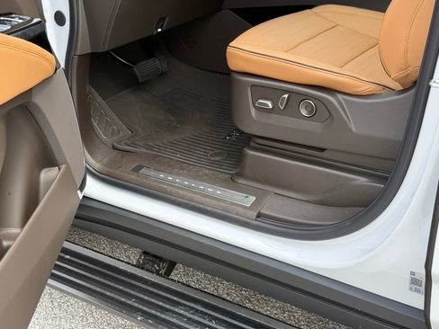 New 2026 Cadillac Escalade Luxury w/ Touring Package AWD/4WD image 19