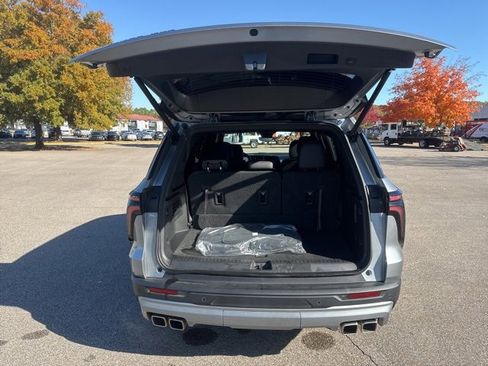 Used 2024 Chevrolet Traverse Z71 w/ Enhanced Driving Package image 15