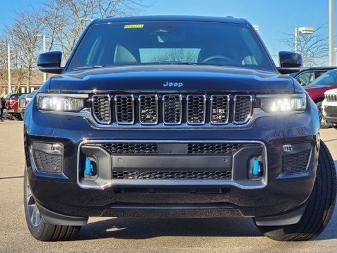Used 2023 Jeep Grand Cherokee Overland w/ Luxury Tech Group IV image 18
