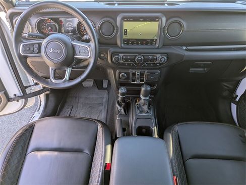 Used 2023 Jeep Wrangler Altitude image 33