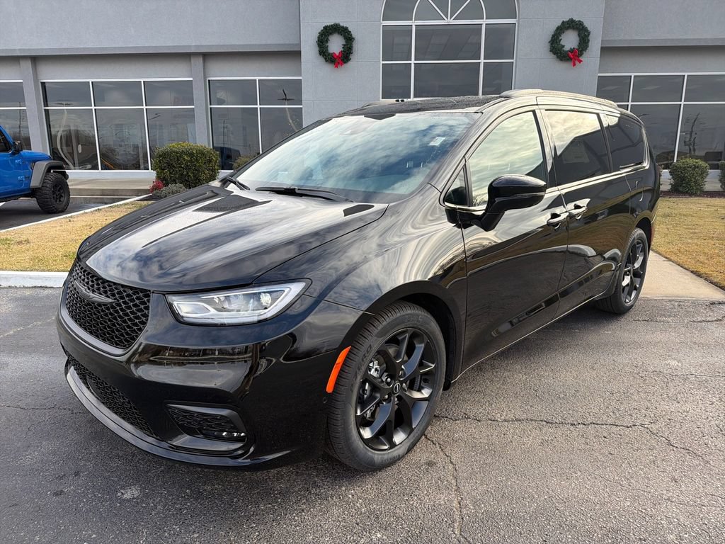 New 2026 Chrysler Pacifica Select w/ S Appearance Package FWD image 2