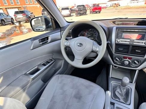 Used 2010 Subaru Forester 2.5X Premium image 24