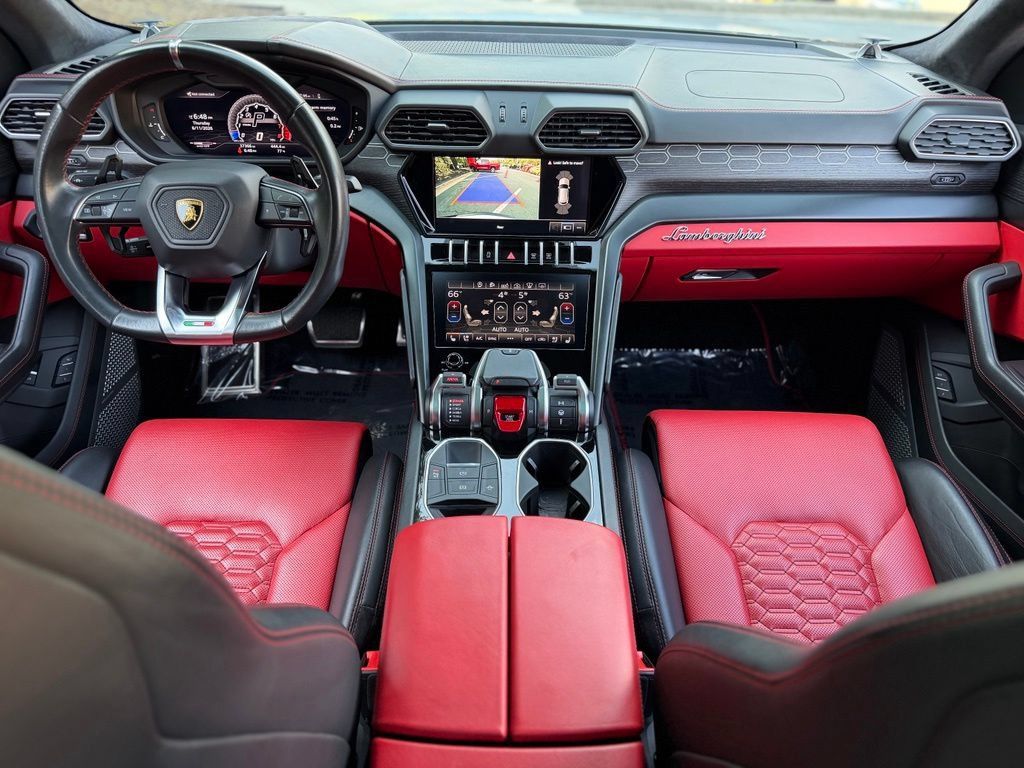 Used 2021 Lamborghini Urus AWD/4WD image 41