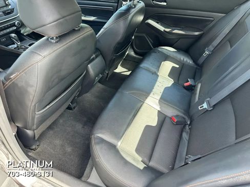 Used 2021 Nissan Altima 2.5 SR FWD image 15