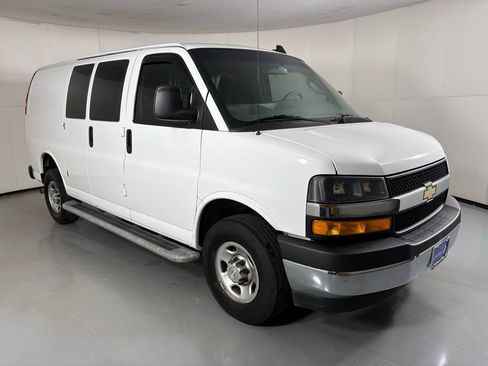 Used 2022 Chevrolet Express 2500 w/ Driver Convenience Package image 2