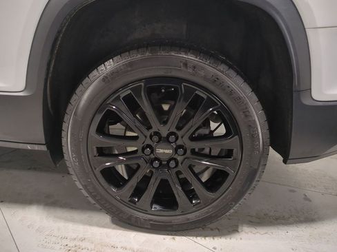 Used 2023 GMC Acadia SLE w/ Driver Convenience Package image 14