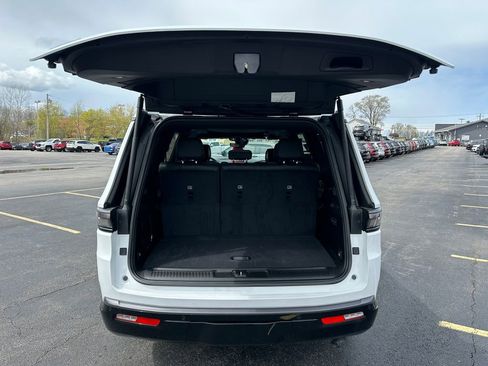 New 2026 Jeep Grand Wagoneer Limited AWD/4WD image 12