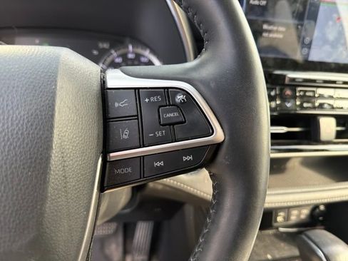 Used 2022 Toyota Highlander Platinum AWD/4WD image 15
