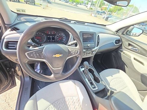 Used 2022 Chevrolet Equinox LS AWD/4WD image 9