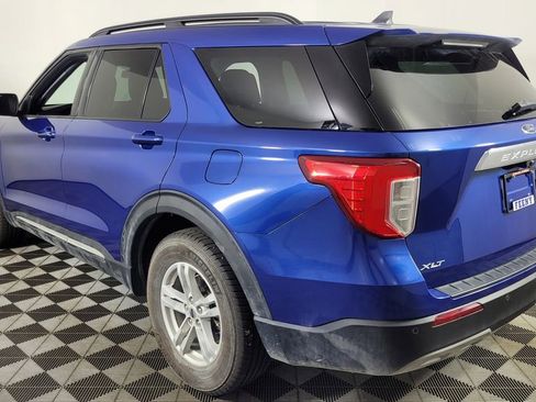 Used 2021 Ford Explorer XLT w/ Equipment Group 202A image 6