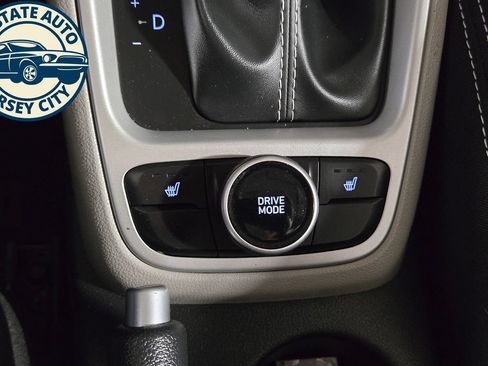 Used 2026 Hyundai Venue SEL FWD image 19