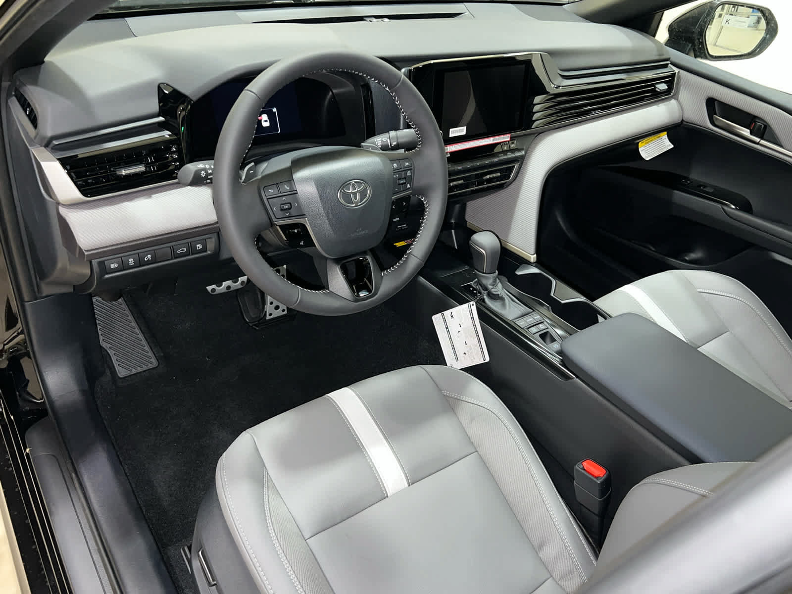 New 2026 Toyota Camry SE w/ Convenience Package FWD image 11