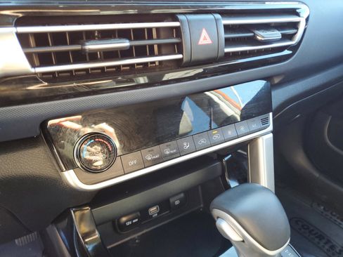 Certified 2023 Kia Seltos S w/ Navigation Package image 16