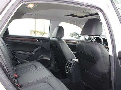 Used 2020 Volkswagen Passat 2.0T SEL image 16