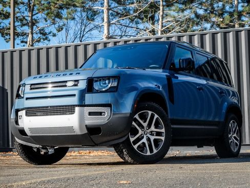 Used 2025 Land Rover Defender 110 S image 1