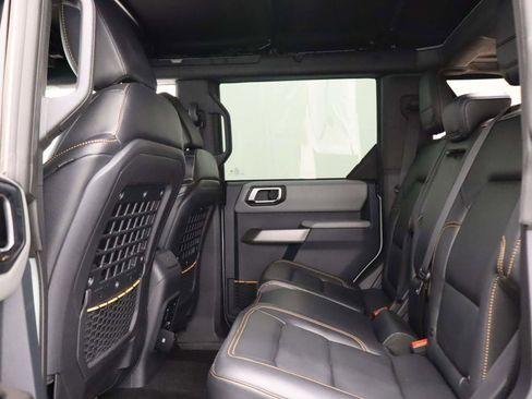 Used 2023 Ford Bronco Badlands w/ Sasquatch Package AWD/4WD image 16