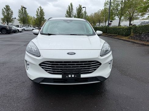 Used 2022 Ford Escape Titanium w/ Titanium Premium Package FWD image 2