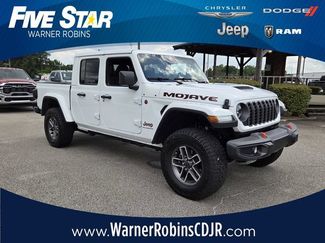 Used 2025 Jeep Gladiator Mojave w/ Convenience Group AWD/4WD video 1