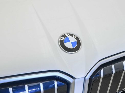 Used 2025 BMW X3 xDrive30i w/ Convenience Package image 8