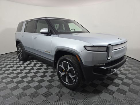 Used 2023 Rivian R1S Adventure AWD/4WD image 7