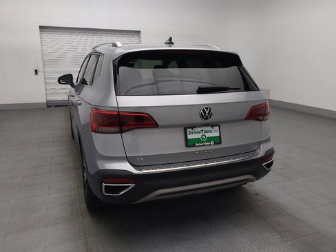 Used 2023 Volkswagen Taos SE w/ Panoramic Sunroof Package FWD image 6