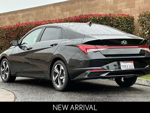 Used 2022 Hyundai Elantra SEL w/ Convenience + Premium Package image 6