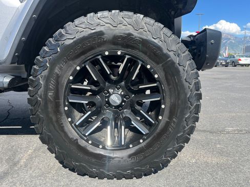 Used 2018 Jeep Wrangler Unlimited Rubicon AWD/4WD image 30
