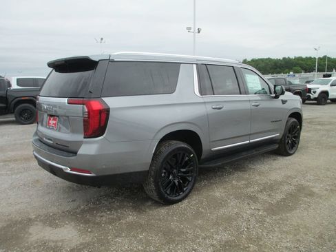 New 2026 GMC Yukon XL Elevation w/ Elevation Premium Package AWD/4WD image 4