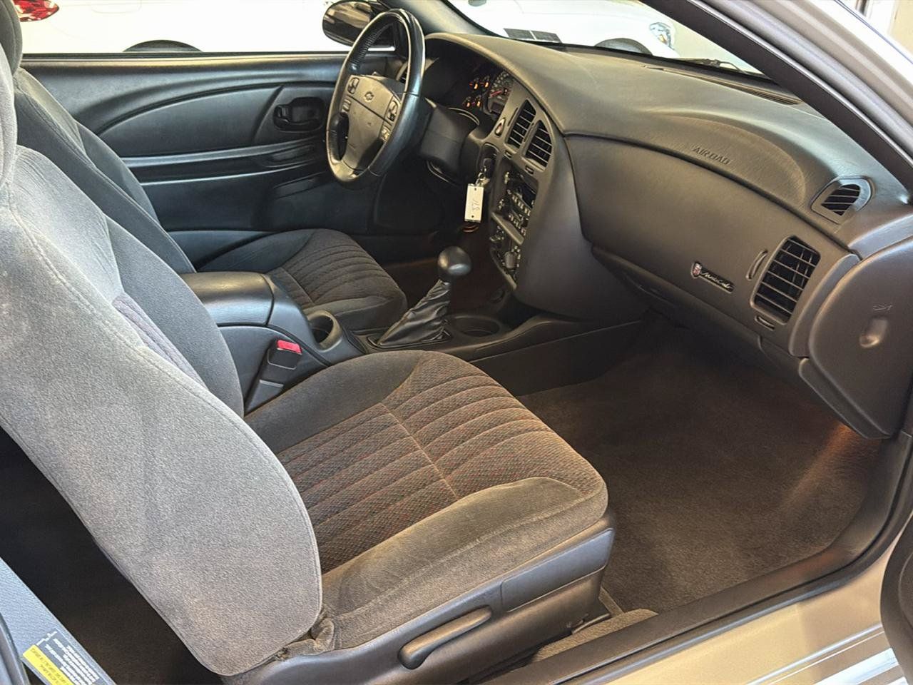 Used 2003 Chevrolet Monte Carlo SS w/ Mirror Group FWD image 23