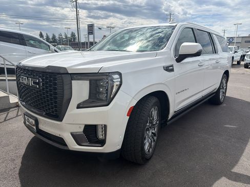 Used 2023 GMC Yukon XL Denali Ultimate AWD/4WD image 1