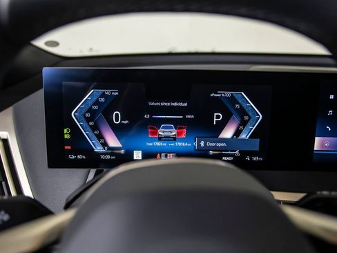 Used 2023 BMW iX xDrive50 w/ Sport Package image 22