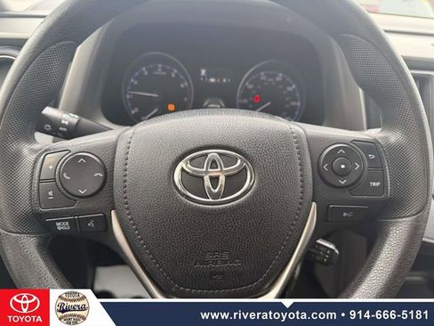 Used 2017 Toyota RAV4 LE image 17