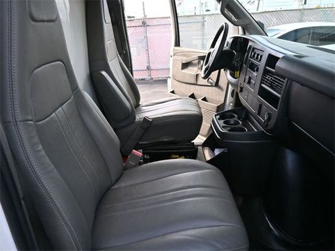 Used 2016 Chevrolet Express 3500 image 11