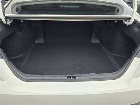 Used 2025 Toyota Camry SE w/ Convenience Package image 11