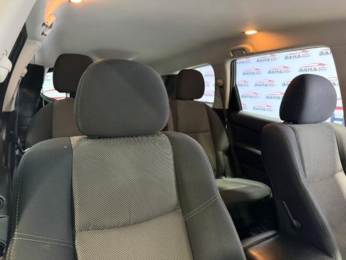 Used 2019 Nissan Pathfinder SV image 50