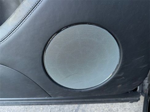 Used 2020 Bentley Bentayga image 13