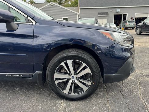 Used 2018 Subaru Outback 3.6R Limited AWD/4WD image 11