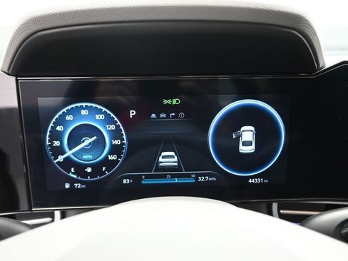 Used 2025 Hyundai Elantra SEL image 6