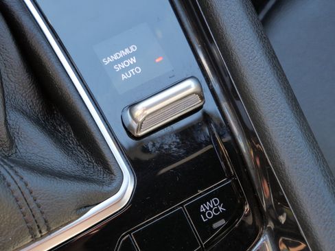 Used 2024 Jeep Compass Latitude image 27