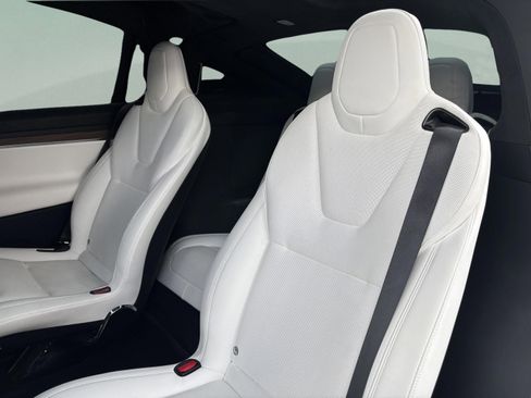 Used 2024 Tesla Model X image 23