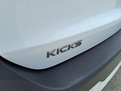 Used 2025 Nissan Kicks SV FWD image 24